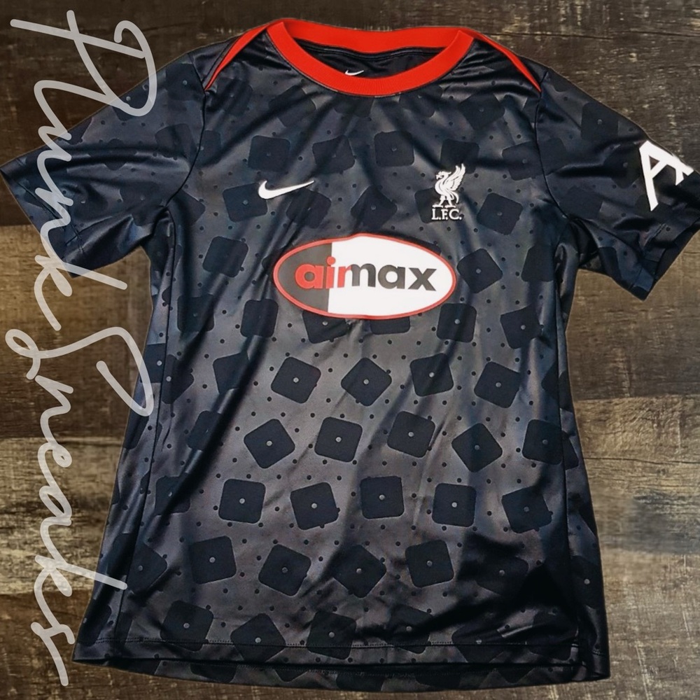 Nike Air Max 95 Liverpool FC Pre-Match Soccer Jersey • Black • 2025